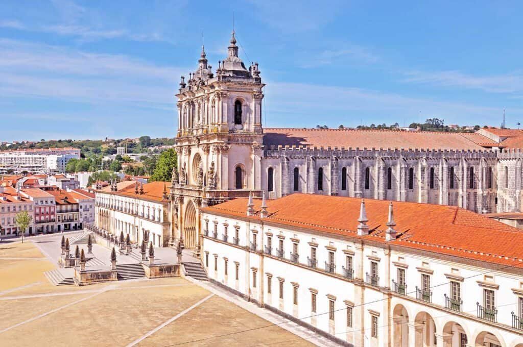 Óbidos → Nazaré → Alcobaça → Fátima → Batalha — 2