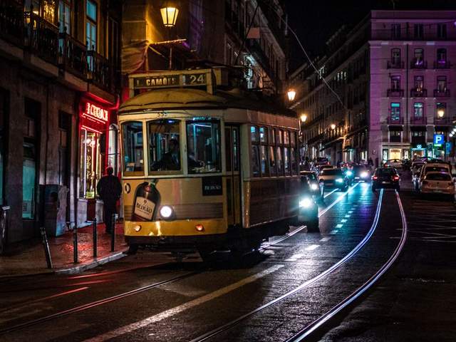 Lisboa com Fado — meio dia (4 h)